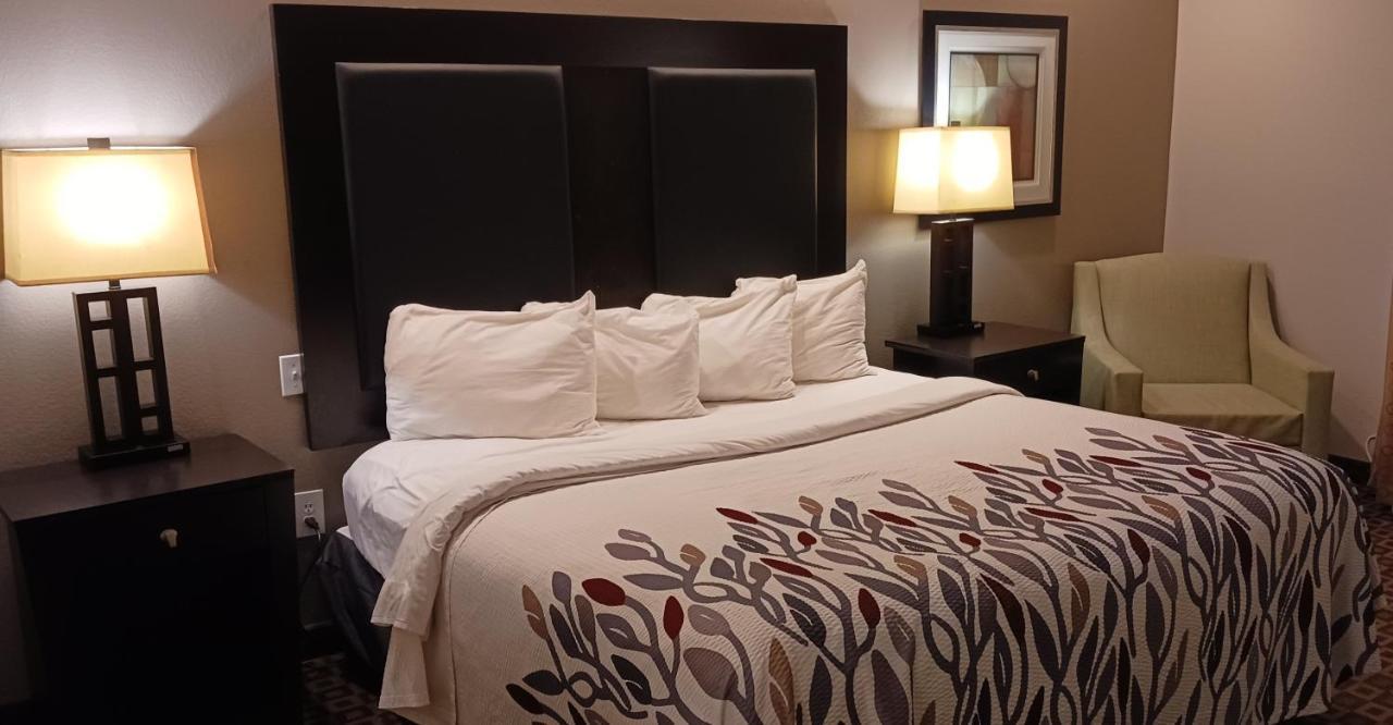 Red Roof Inn & Suites Longview Dış mekan fotoğraf